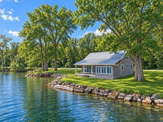 Hathaway Point Rd, Saint Albans Town, Home For Sale