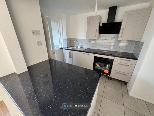 Hathaway Road, Swindon SN2, 4 bed terraced house to rent, £1,450 pcm | PrimeLocation