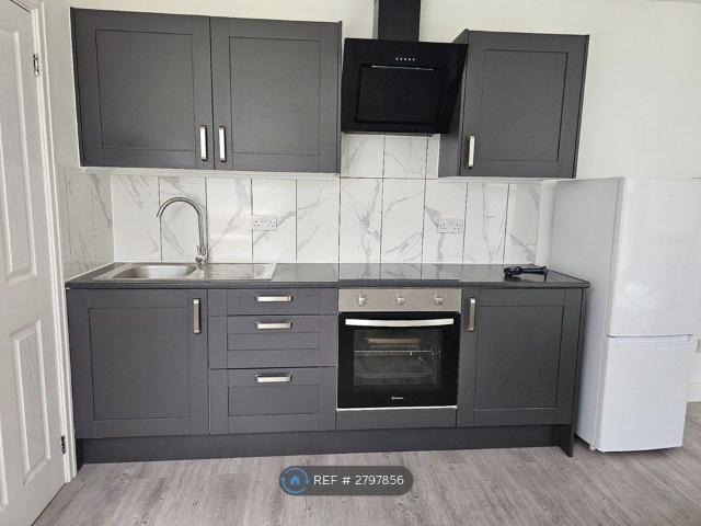 Hatherley Mews, London E17, Studio to rent, £1,100 pcm | PrimeLocation