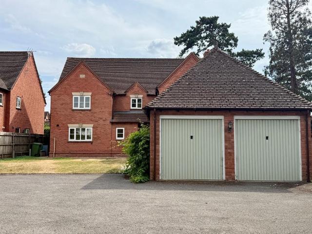 Hatherley Road, Cheltenham GL51 5 bed detached house to rent £1,995 pcm £460 pw
