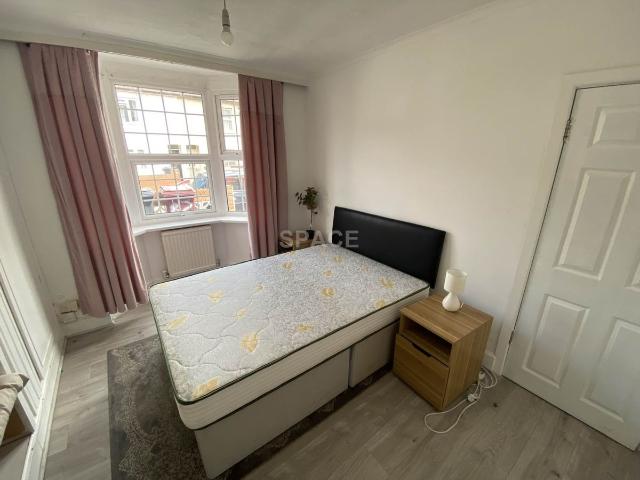 Hatherley Road, Reading RG1, 4 bed terraced house to rent, £2,200 pcm | PrimeLocation