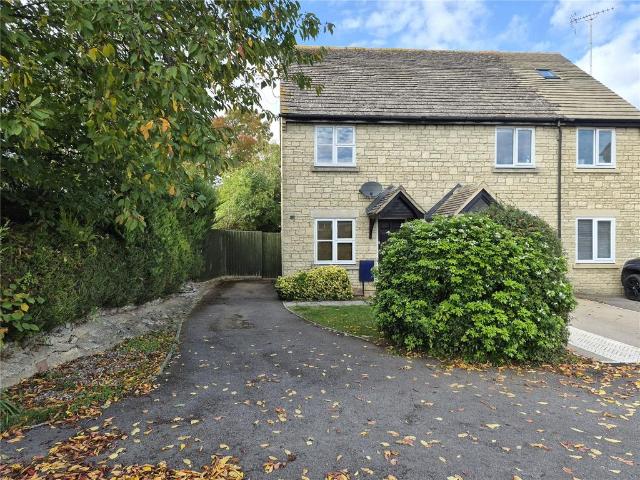 Hatherop Road, Fairford. 2 bed semi detached house to rent £1,350 pcm £312 pw