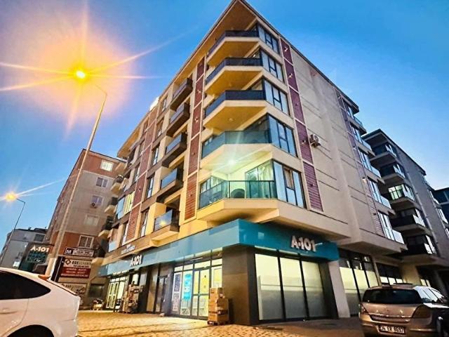 ALİ OSMAN ÇELEBİ BULVARINA CEPHE FULL EŞYALI 1+1 SATILIK DAİRE