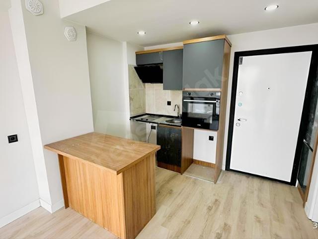 HATİP MAH UYSAL GLORİA SATILIK 1+1 DAİRE HAVUZLU BALKONLU