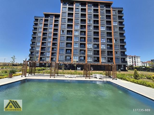 HATİP MAHALLESİNDE 1+1 45 M2 ARA KAT HAVUZLU LÜKS DAİRE