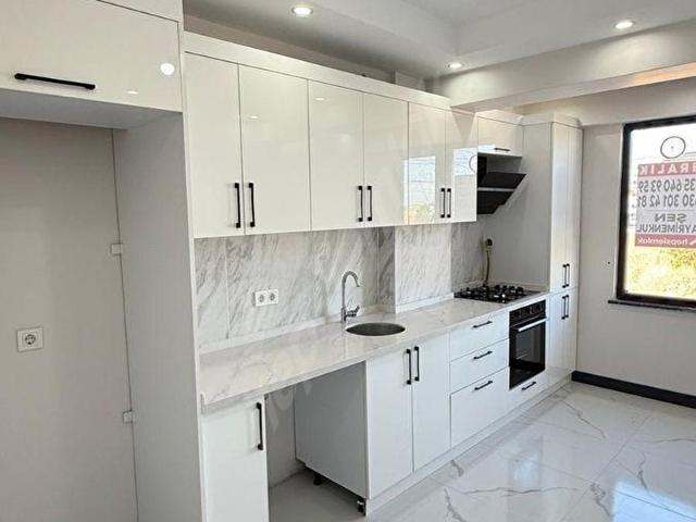 HATİP MAHALLESİNDE ANAYOLA CEPHE KİRALIK 2+1 LÜKS DAİRE !