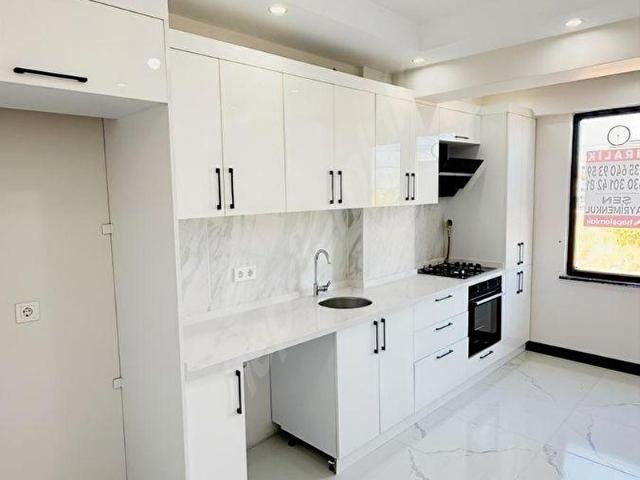HATİP MAHALLESİNDE KİRALIK 2+1 LÜKS SIFIR DAİRE YOL CEPHE