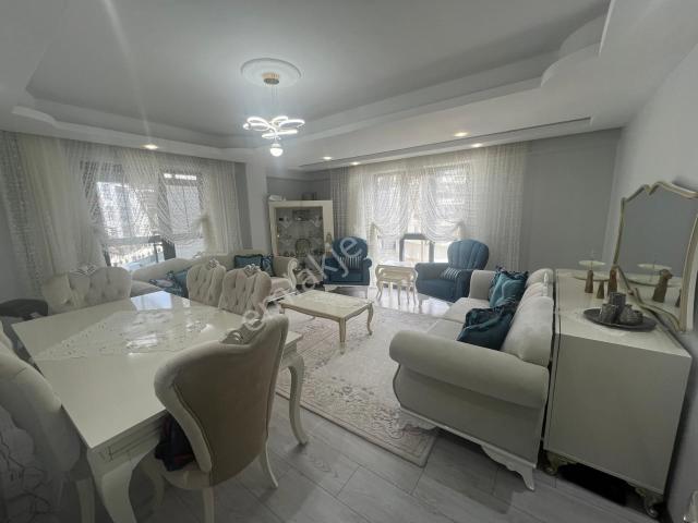 Hatip Mah. Havuzlu Site İçinde 3+1/140m2 Ara Kat Satılık Daire