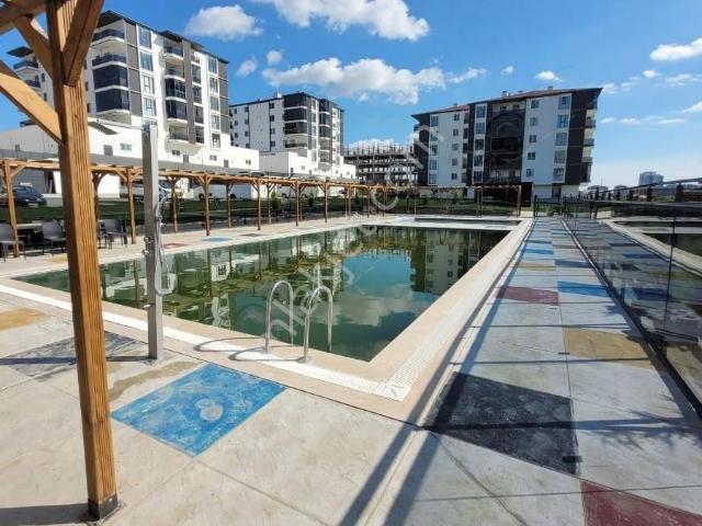 Hatip Mah. Laçin Garden City Acil Satılık 3+1