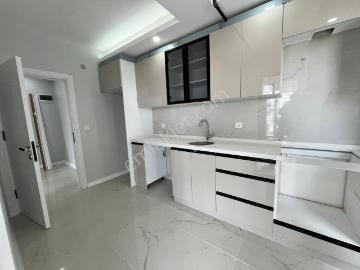 Hatip Mahallesinde Ayrı Mutfak 2+0 Geniş Balkonlu Satılık Daire!