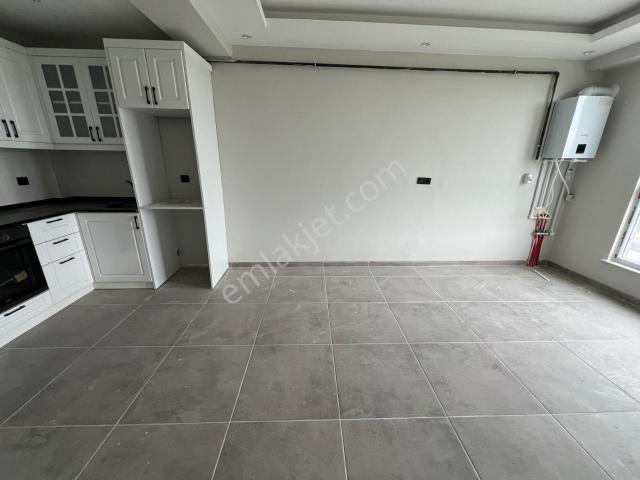 Hatip Mahallesinde Kiralık Arakat 1+1 Sıfır Daire