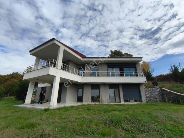 Hatipler'de 6 Dönümde 4+2 Yapı Kayıtlı Müstakil Villa