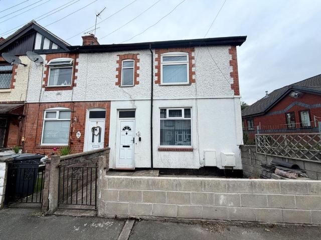 Hatrell Street, Newcastle, ST5 2 bed end of terrace house to rent £800 pcm £185 pw