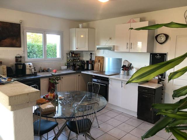 HAUT de IDRON LEE, Maison 136m� sur 800m� de terrain arbor� et cl�tur�, Vue Pyr�n�es