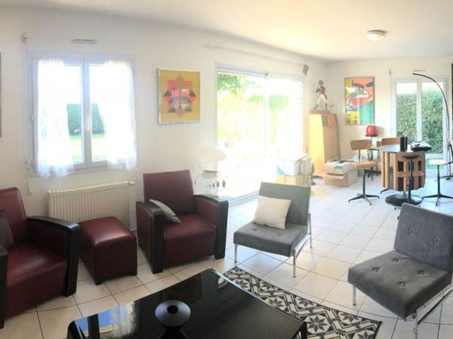 HAUT de IDRON LEE, Maison 136mÂ² sur 800mÂ² de terrain arborÃ© et clÃ´turÃ©, Vue PyrÃ©nÃ©es