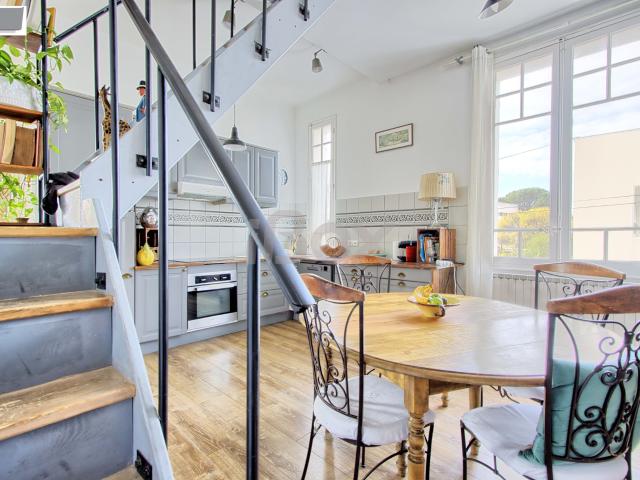 Haut de villa avec jardin