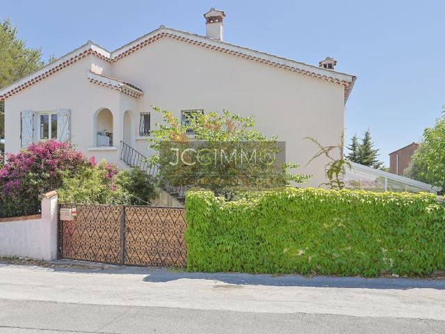 Haut de villa en duplex + jardin