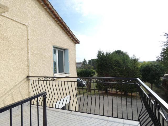 Haut de villa en location à Bagard