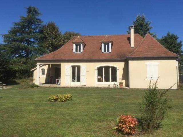 HAUT d'IDRON / VILLA 6 piÃ¨ces 164 m2 5 chambres, double garage, Parc arborÃ© de 1700mÂ²