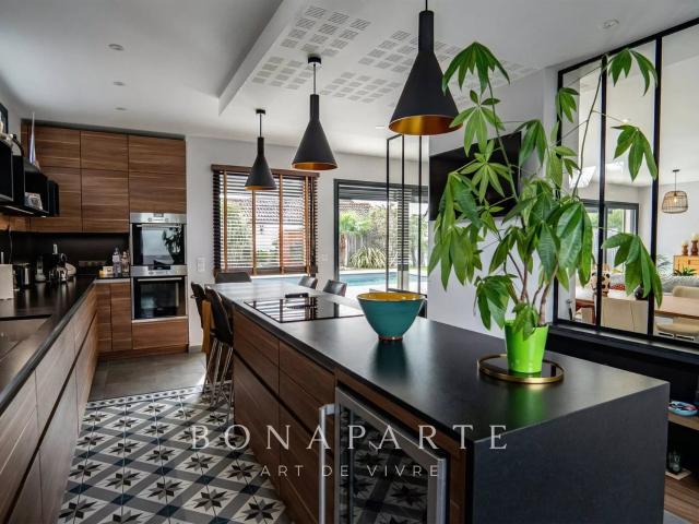 Haut D'idron Villa Contemporaine Prestations Haut De Gam. 222m² Idron