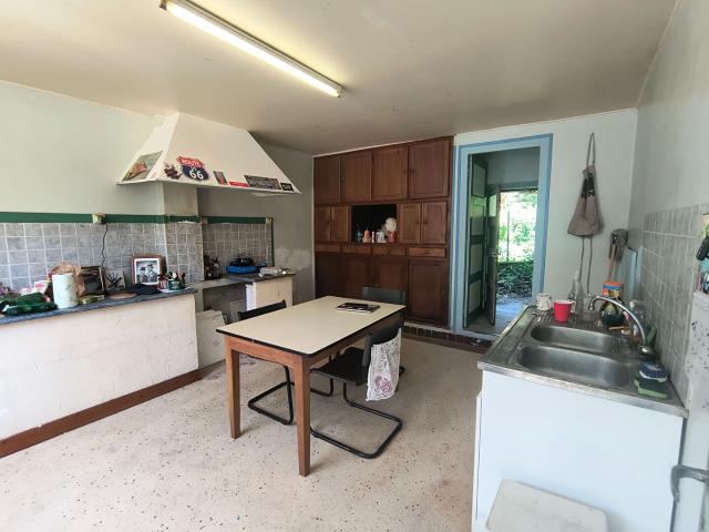 HAUTE VIENNE Charmante maison de village de 3 chambres avec grange, dépendance et potentiel d'aménagement