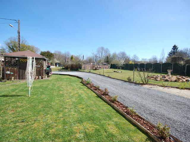 HAUTE VIENNE Proche Magnac Laval Charmante Maison Meublée avec 5 Chambres, Jardin et Piscine