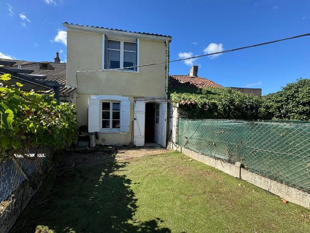 HAUTE VIENNE Belle maison présentée avec gîte et piscine