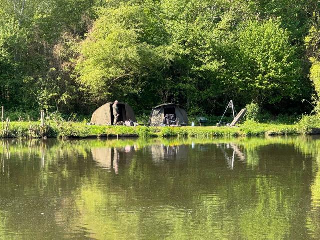 HAUTE VIENNE Proche NEXON Superbe propriété avec un lac à carpes de 2,3 hectares