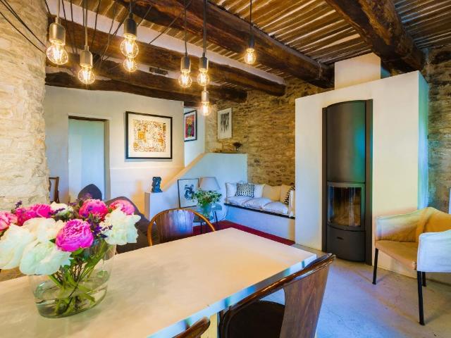 Haute Provence. Elegante propriété de 335 m² sur 2,8 hectare. 335m² Cruis