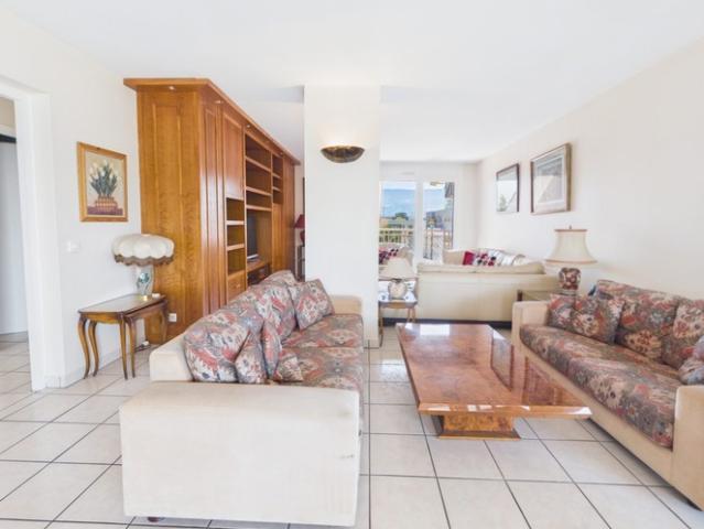 Haute Savoie 74, à vendre AMBILLY Proche douane Appartement T4 duplex attique