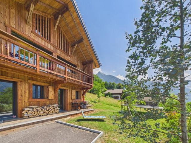 Haute Savoie 74, à vendre SAMOENS Domaine skiable du Grand Massif Chalet neuf P8