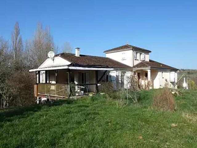 Hautefort 24390 Achat / Vente maison 5 pièces t5