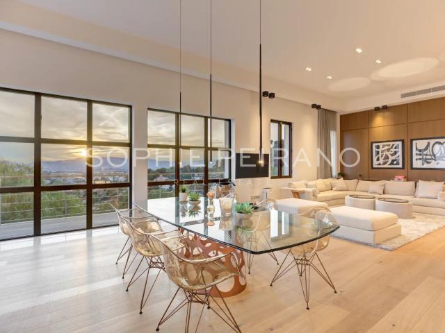 Hauteurs De Cannes Villa Contemporaine Vue Mer 400m² Cannes