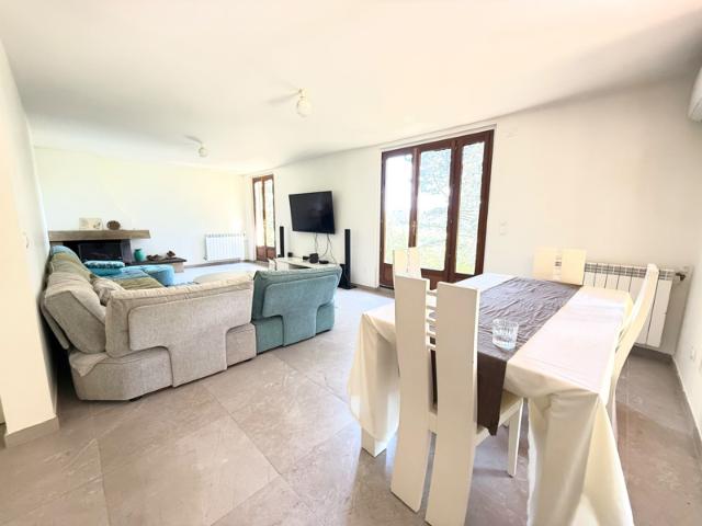Hauteurs de Givors Maison familiale T7 163 m2 terrain 2133