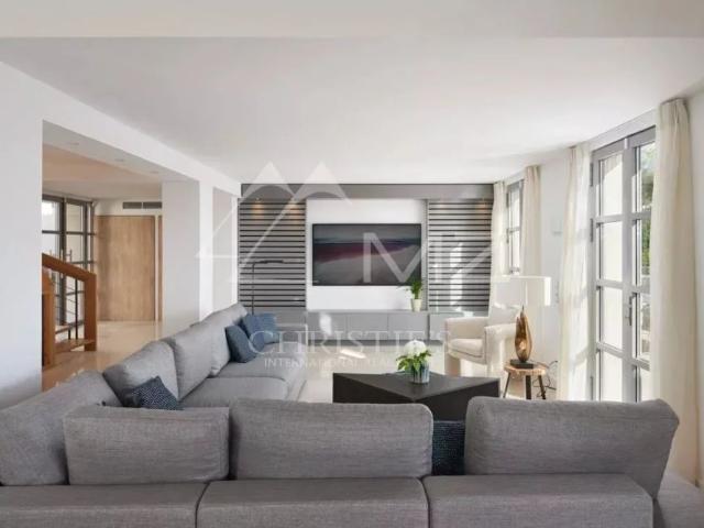 Hauts de Cannes Vue mer panoramique propriété récemment rénovée