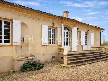 Hauts De Cenon La Chartreuse Et Sa Piscine 385m² Bordeaux