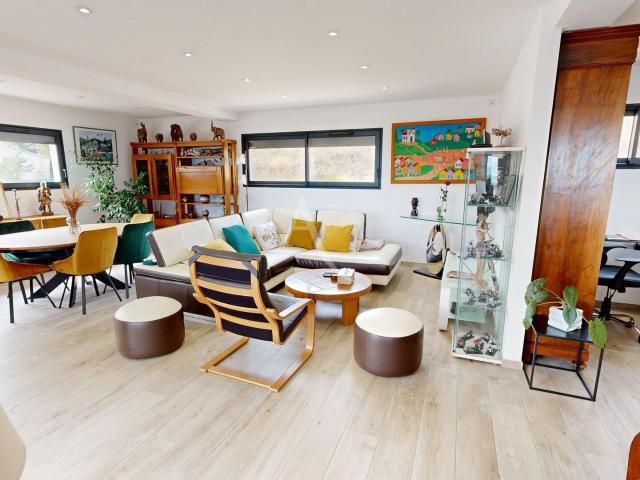 Hauts de Narbonne, Villa contemporaine, 3 chambres, garage. 134m² Narbonne