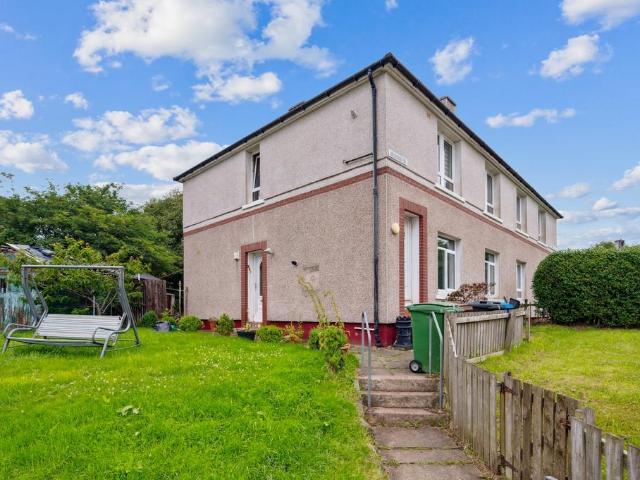 Haughburn Road, Glasgow, G53 2 bed flat to rent £895 pcm £207 pw