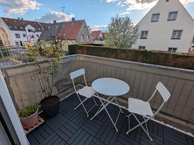 Haunstetten, 200m zur Straßenbahn: Schöne 3ZKB mit Balkon