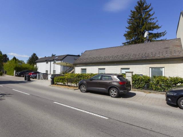 Hauptstraße Einfamilienhaus mit Garage zu verkaufen