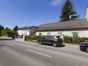 Hauptstraße Einfamilienhaus mit Garage zu verkaufen