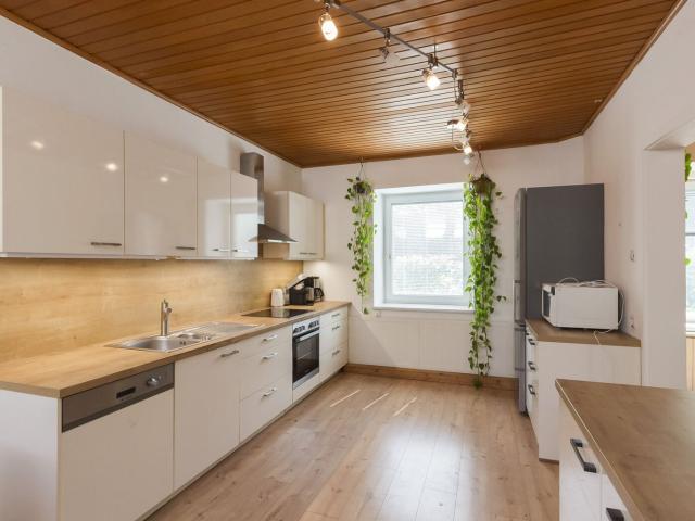 Hauptstraße Einfamilienhaus mit Garage zu Verkaufen