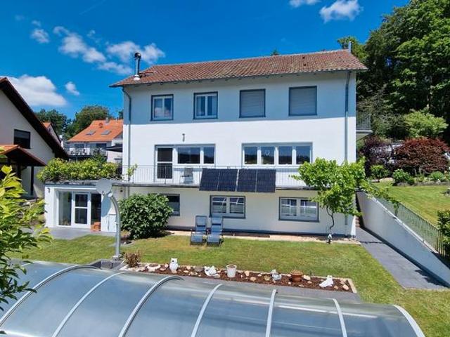 Haus, Mehrfamilienhaus mit separater ELW