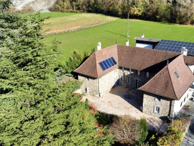 Haus mit 405 m² Wohnfläche und 4.413 m² Grundstück in Bex