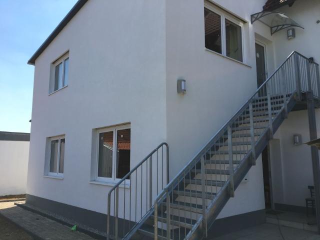 Haus mit 8 Zimmern für 35 Monteure/Arbeiter in Winkelhaid
