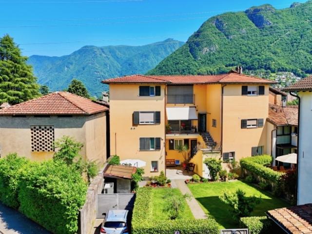 Haus mit 2 Wohnungen und Garten in der Nähe von TASIS und Lugano