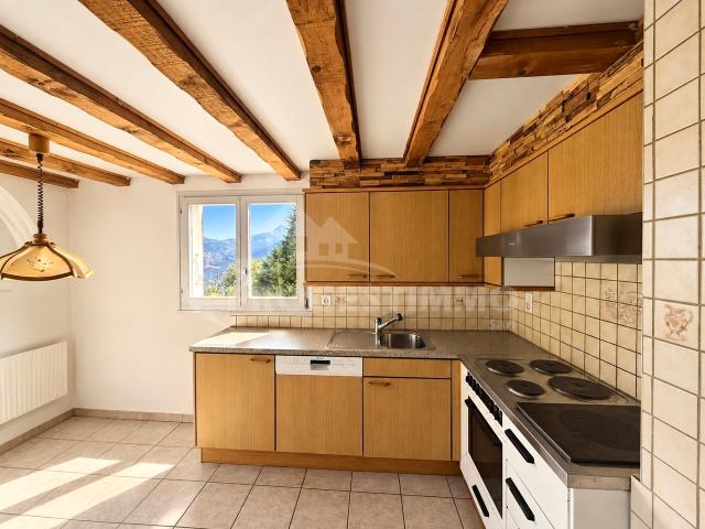 HAUS MIT 2 WOHNUNGEN RENOVIERT