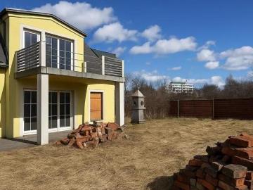 House for sale in 2700