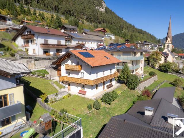 Haus mit Traumaussicht in Trins – viel Platz & großes Potenzial für Ihr Traumzuhause!