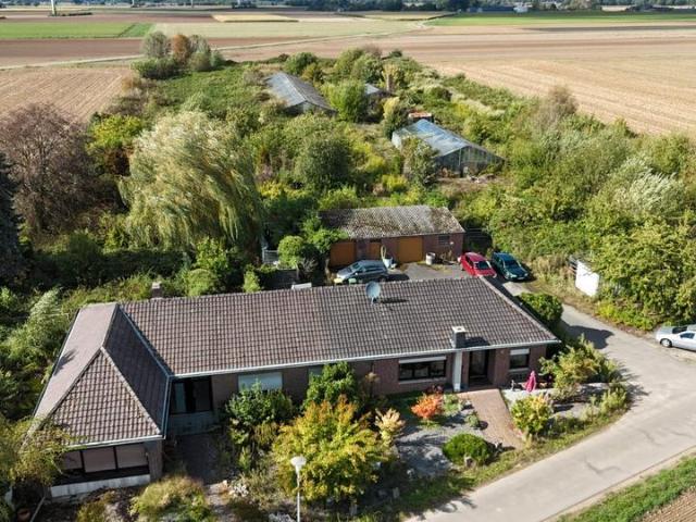 Haus mit vermieteter Mietwohnung in Kerken